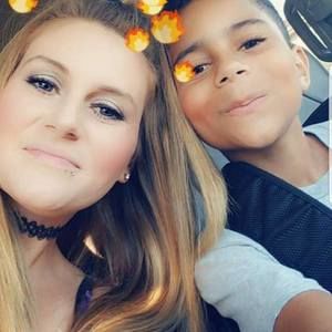 Meet your Posher, Candace